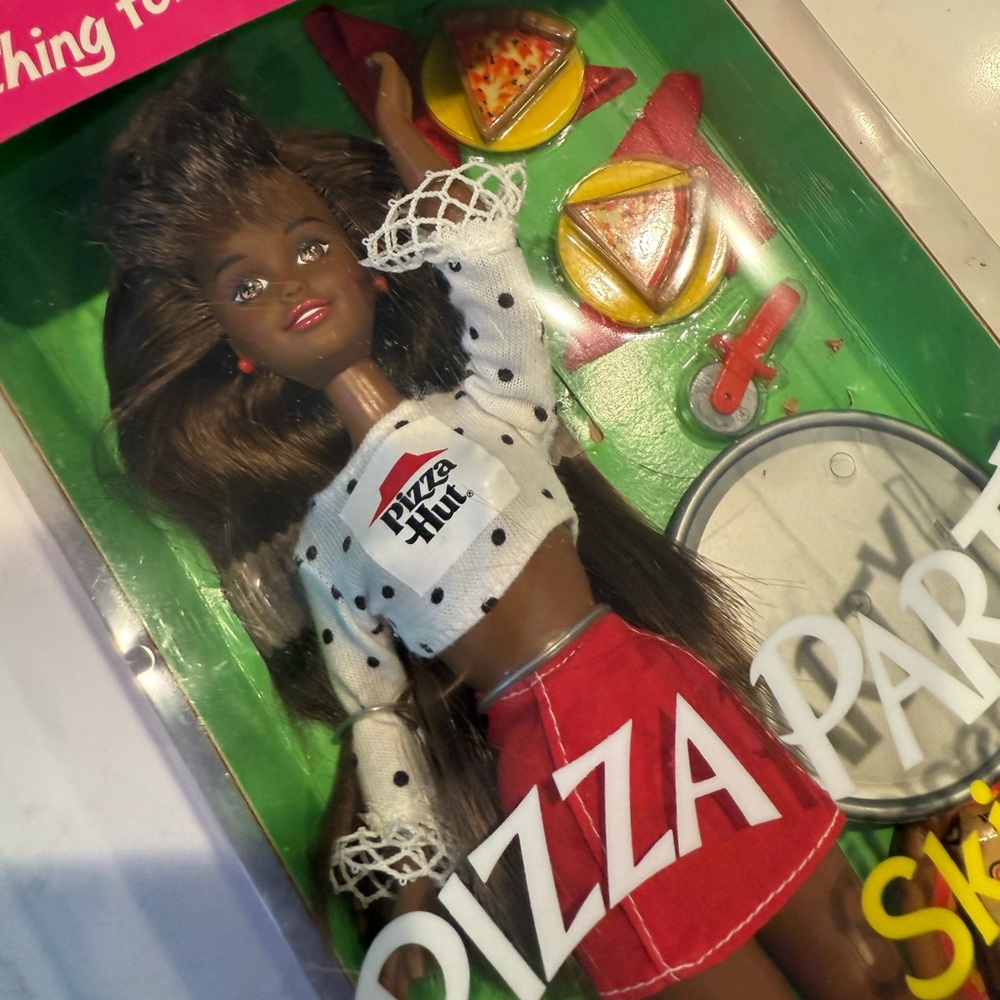 NIB Pizza Hut Pizza Party Barbie as Skipper 1994